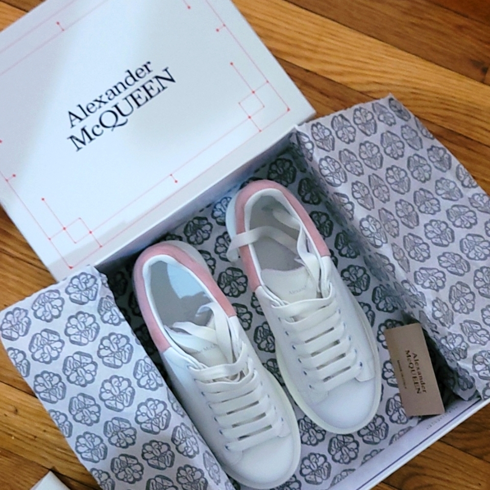 Size 35 pink sneakers